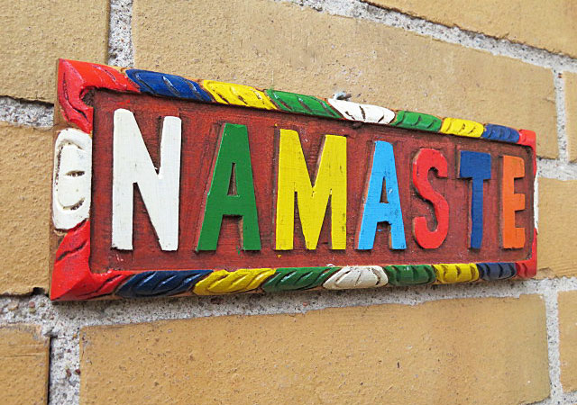 Holztafel Namaste Verbeugung Vor Dir Handgeschnitzt 22 X 7cm Yoga Nepal Ebay